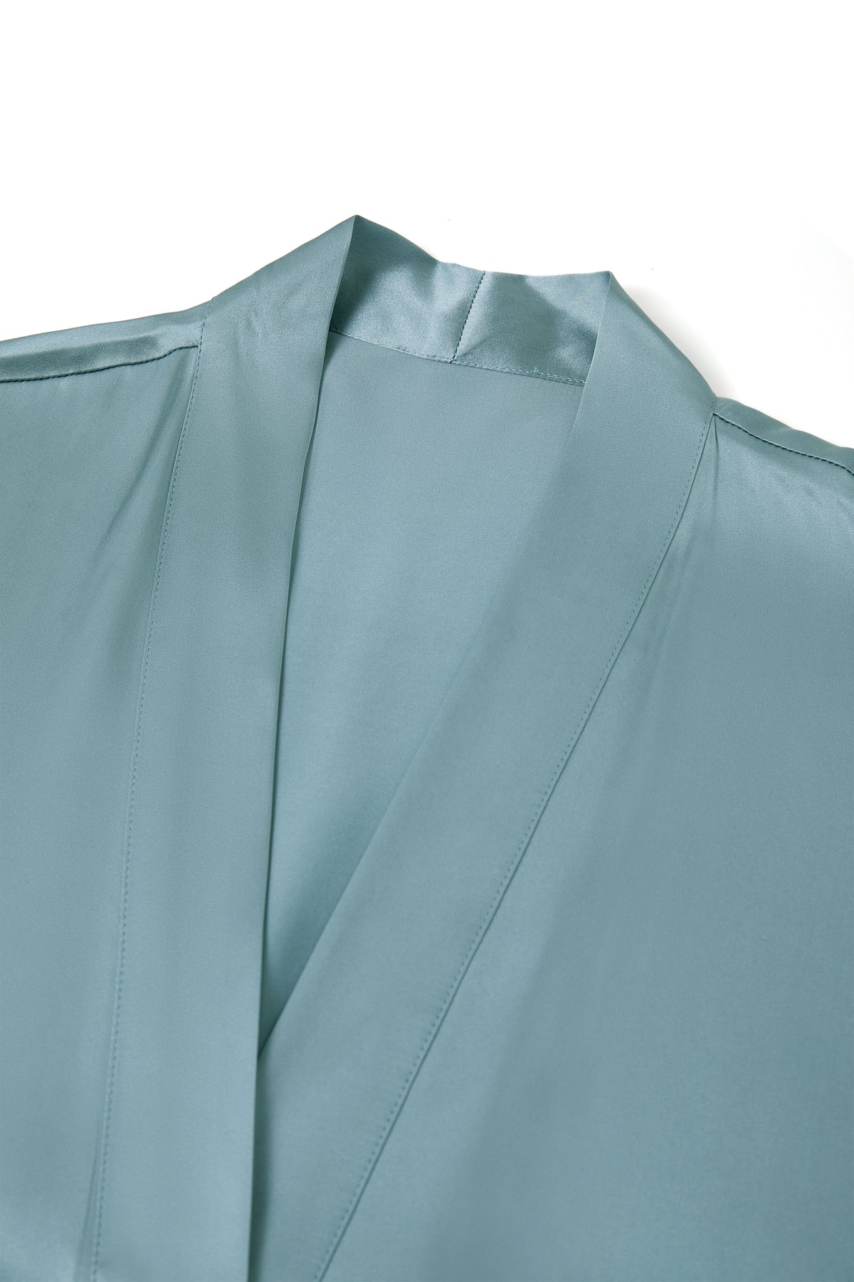 Viridian Lake Robe In Mulberry Silk - Twilight Sea