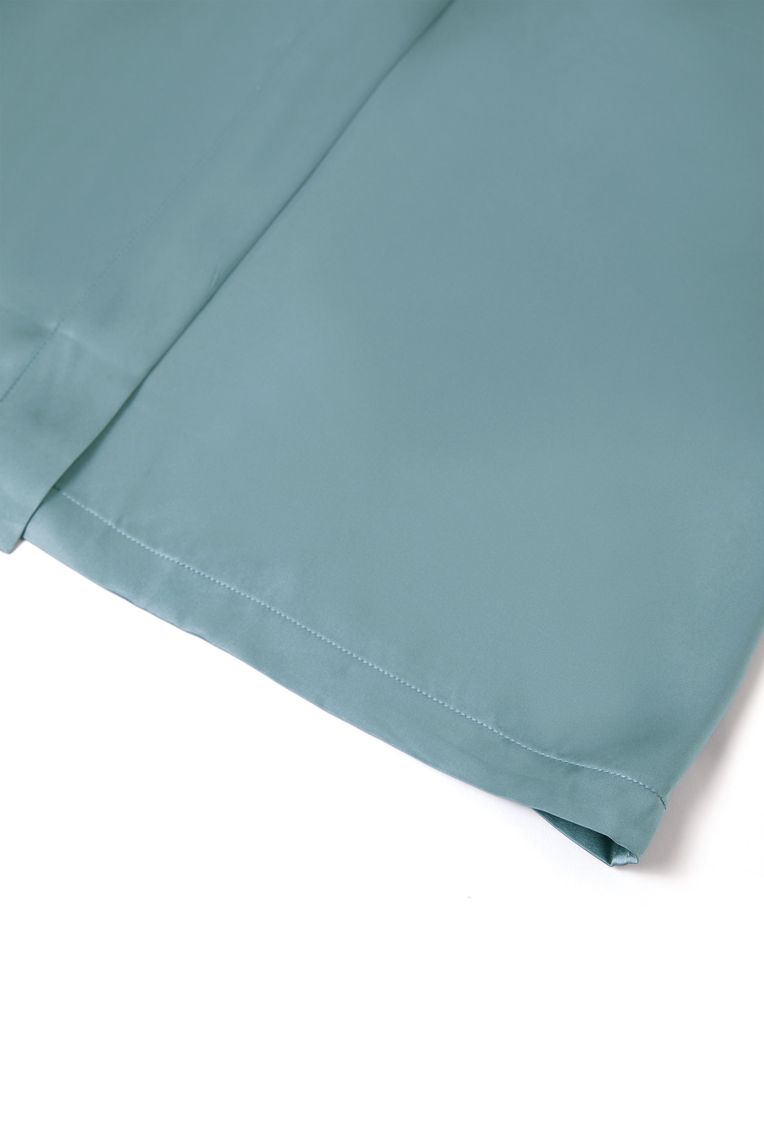 Viridian Lake Robe In Mulberry Silk - Twilight Sea