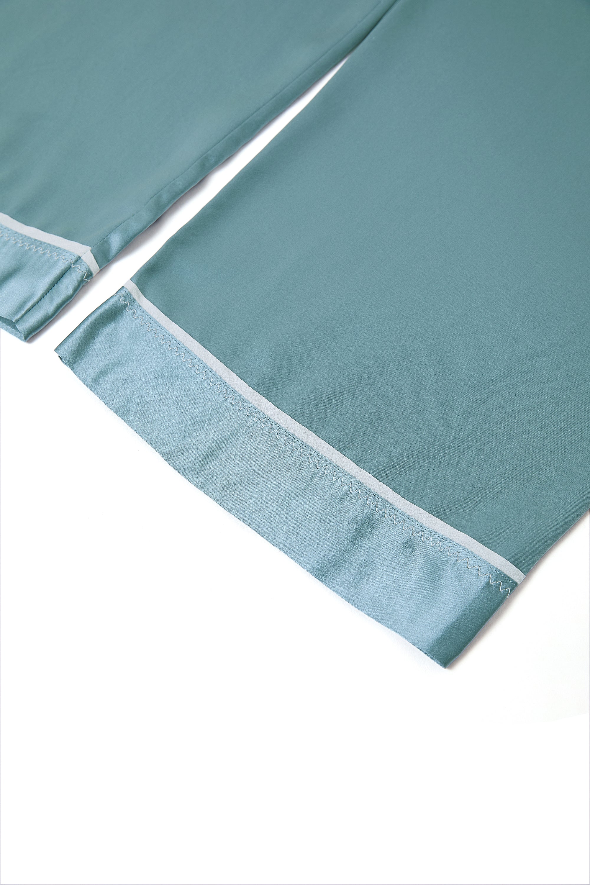 Viridian Lake Silk Pajama Set In Mulberry Silk - Twilight Sea