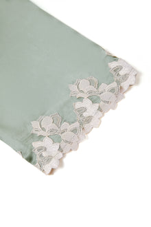 Viridian Lake Robe In Mulberry Silk - Misty Pine