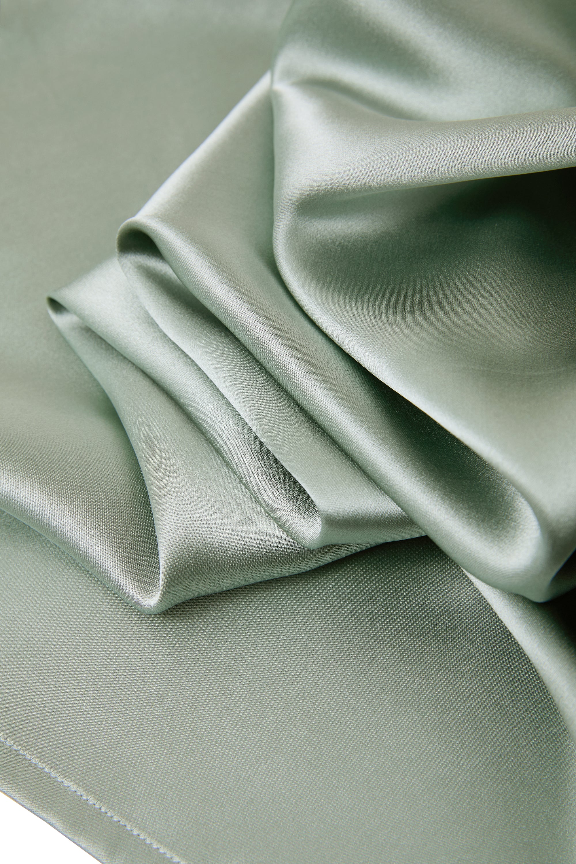 Viridian Lake Robe In Mulberry Silk - Misty Pine