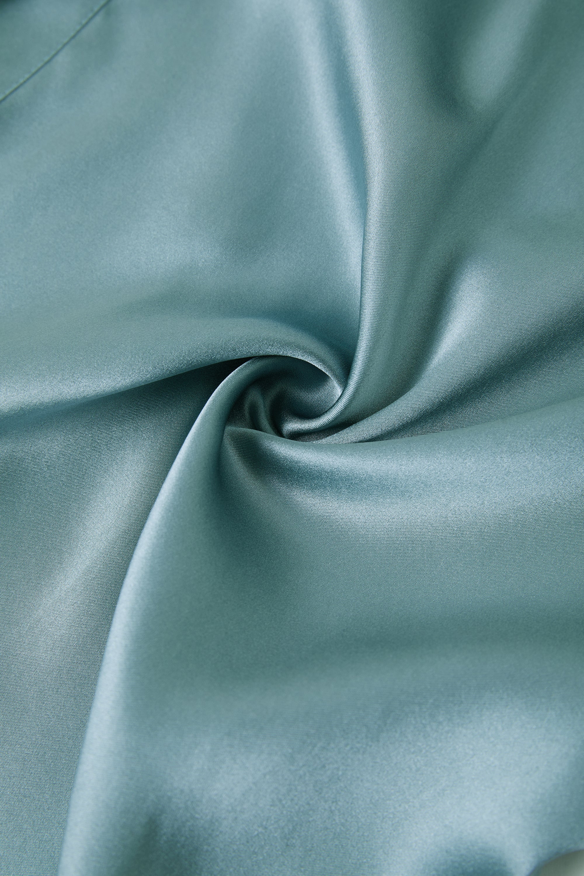Viridian Lake Robe In Mulberry Silk - Twilight Sea
